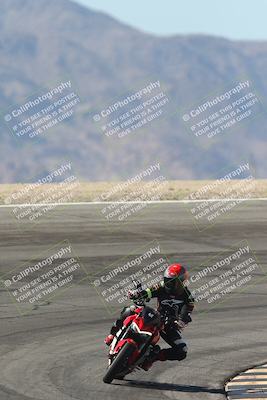 media/Oct-30-2025-Racers Edge (Thu) [[dabbdaf680]]/3-B Group/Session 2 (Bowl Exit)/